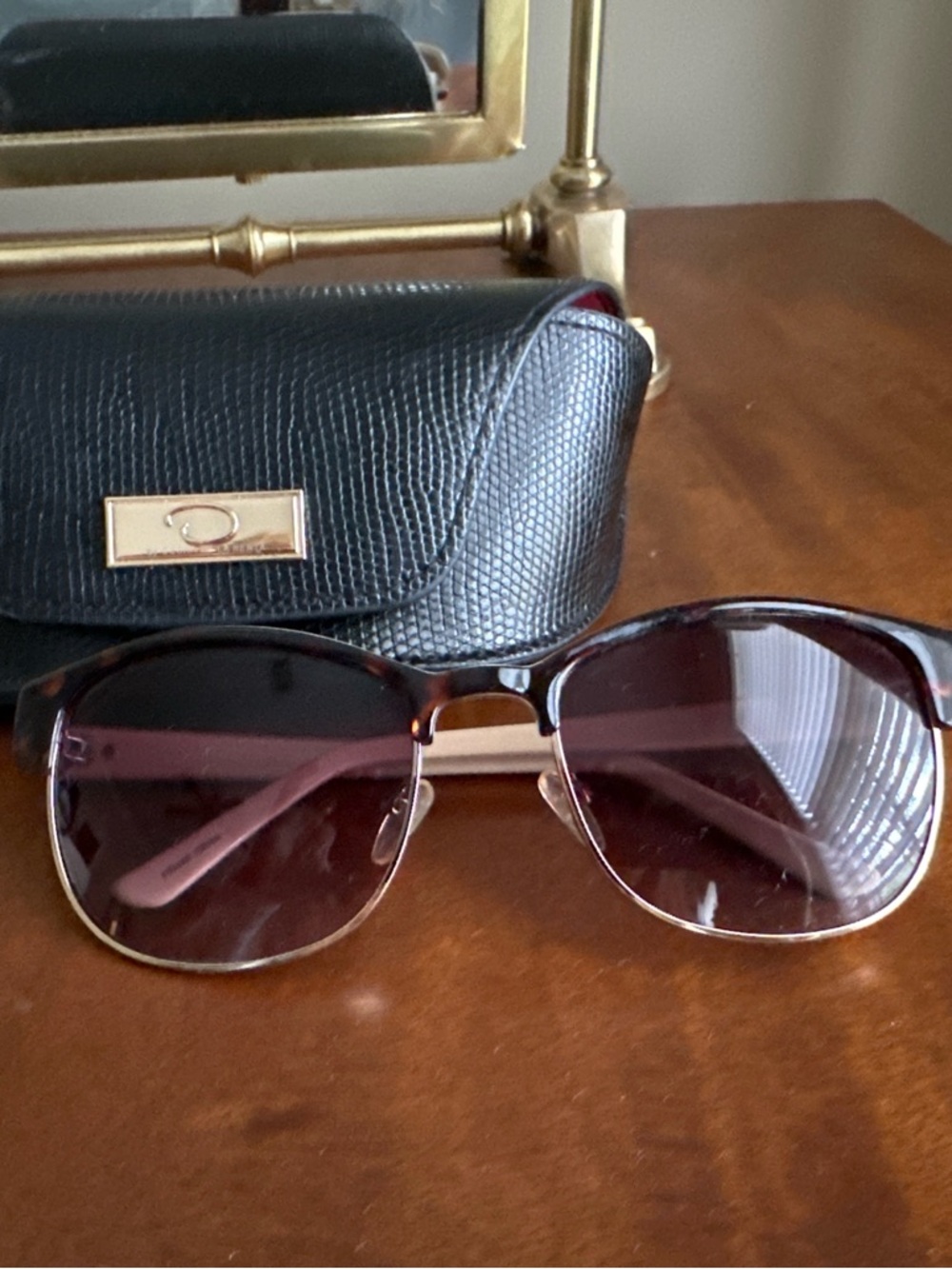 Oscar de la Renta Sunglasses – Tortoiseshell & Gold w/ Case